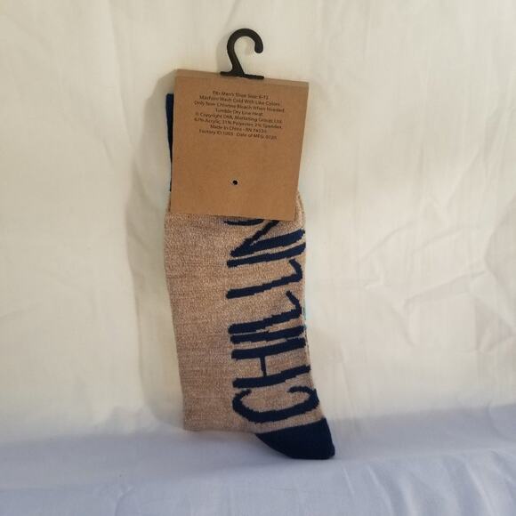 Legale Santa drinking on the beach men’s socks - Picture 4 of 5